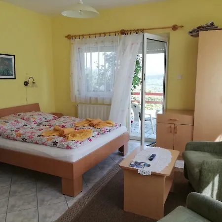 Flora Villa Heviz Room photo