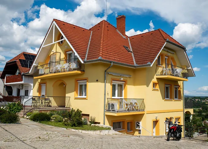 Flora Villa