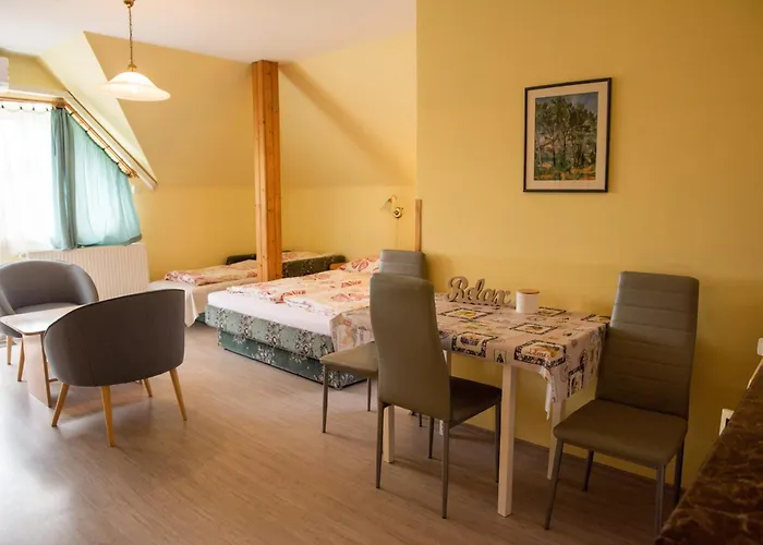 Flora Villa