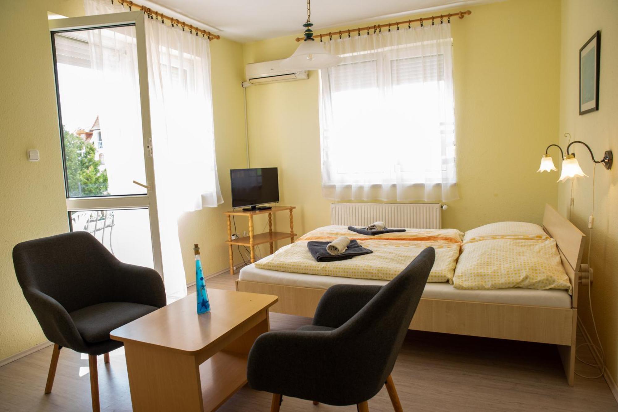 Flora Apartment Heviz