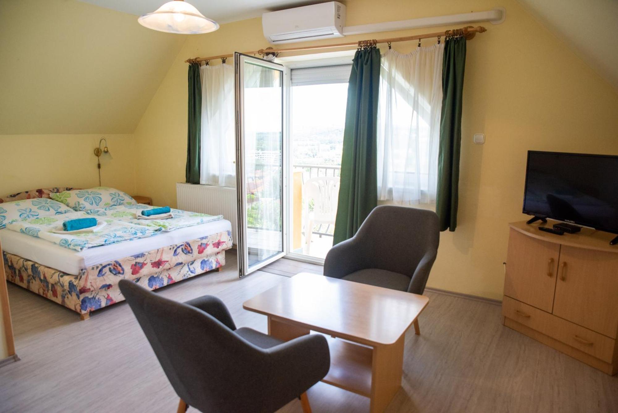 Flora Apartment Heviz