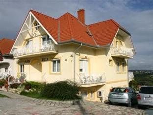 Flora Apartment Heviz