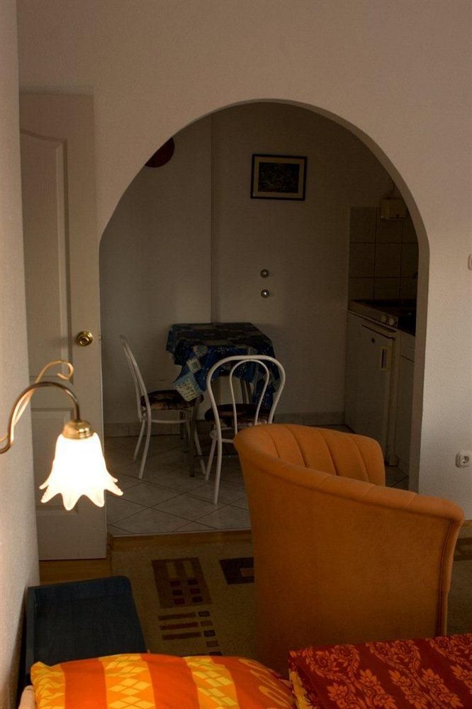Apartment Flora *